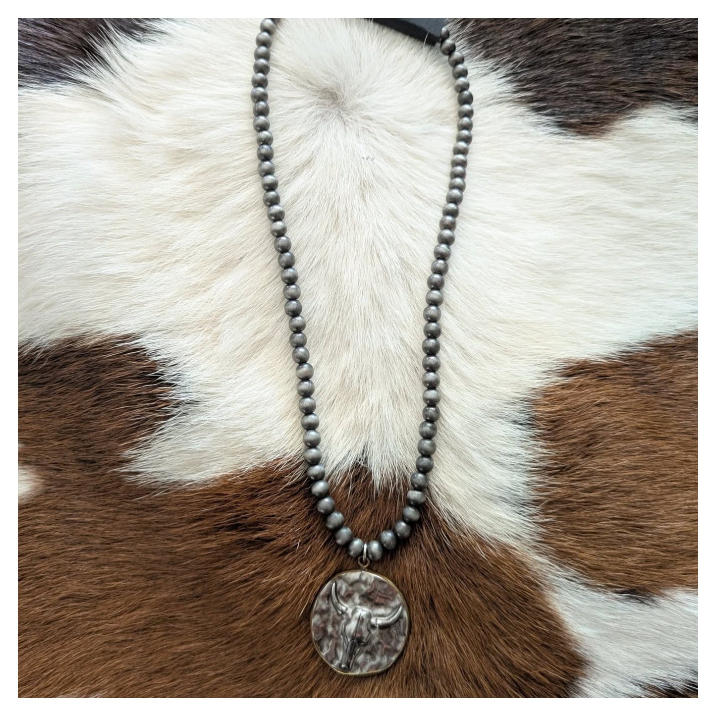 Navajo Pearl Round Longhorn Necklace